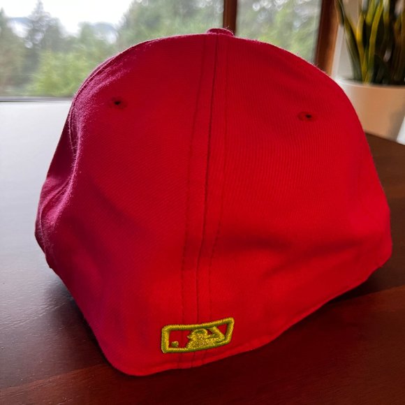 New Era 2007 PINK Fitted Yankess Hat size 7.5 - Picture 2 of 5